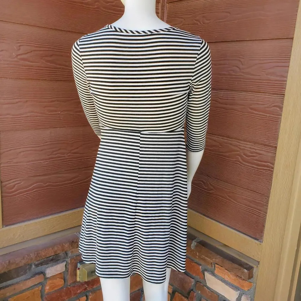 Xhilaration Black and White Striped 3/4 Sleeve Mini Dress Size Small EUC - Picture 13 of 14